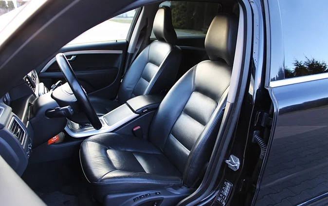 Volvo V70 cena 44900 przebieg: 229700, rok produkcji 2014 z Płońsk małe 232